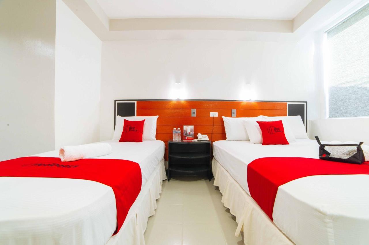 Hotel Reddoorz Plus Near San Pedro Cathedral à Davao City Extérieur photo